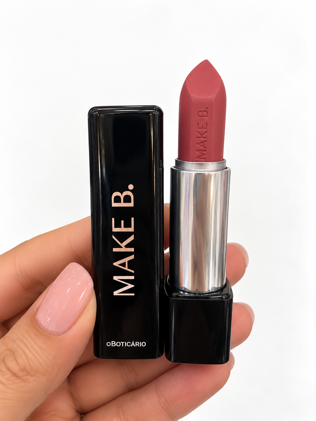 Rouge à lèvres crémeux Make B. à l’acide polyglutamique. Cor Révolution Brown